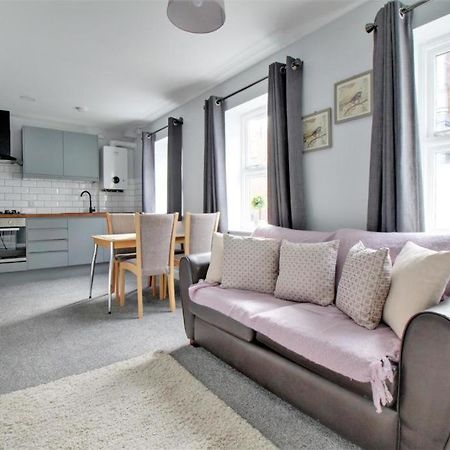 Nelson By The Docks Serviced Apartments By Roomsbooked Gloucester Kültér fotó